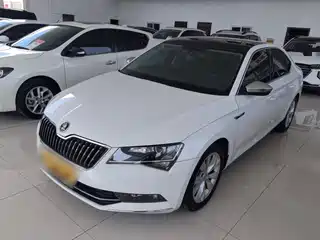 Škoda Superb 2015