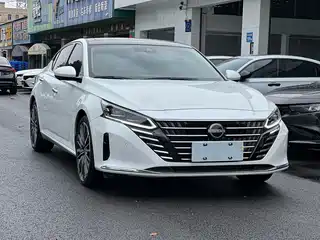Nissan Teana 2024