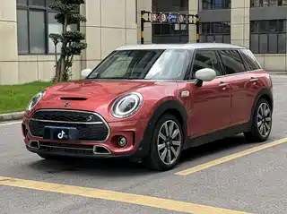 MINI CLUBMAN 2023