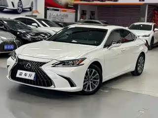 Lexus ES 2024
