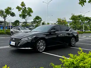 Nissan Teana 2023