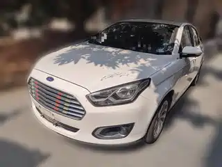 Ford Escort 2014