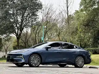 Geely Galaxy Xingyao 8 2025