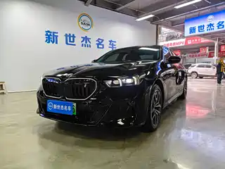 BMW i5 2025
