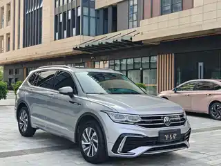 Volkswagen Tiguan L PHEV 2021