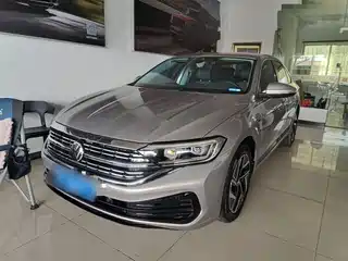 Volkswagen Sagitar 2022