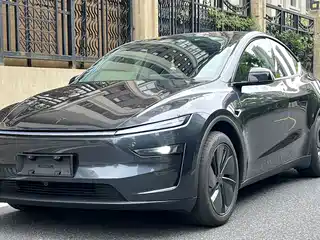 Tesla Model Y 2025