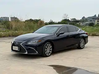 Lexus ES 2021