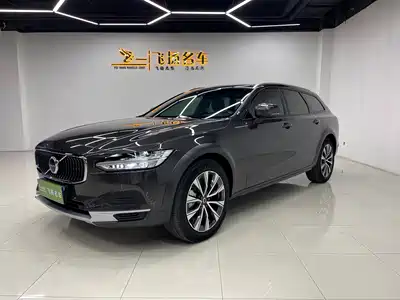 Volvo V90 2025