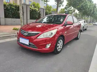 Hyundai Verna 2012