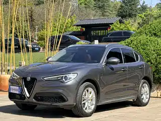 Alfa Romeo Stelvio 2019