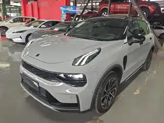 Lynk & Co 01 EM-P 2022