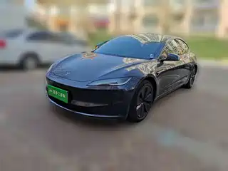 Tesla Model 3 2024