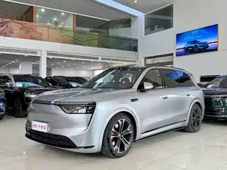 AITO Wenjie M8 2025