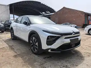 Citroën Versailles C5 X 2025