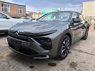 Citroën Versailles C5 X 2025