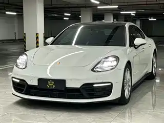 Porsche Panamera 2022