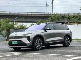 NIO ES8 2024