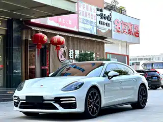 Porsche Panamera 2021