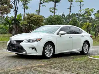 Lexus ES 2017
