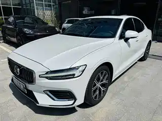 Volvo S60 2023