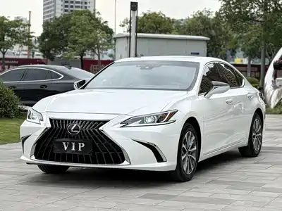 Lexus ES 2023