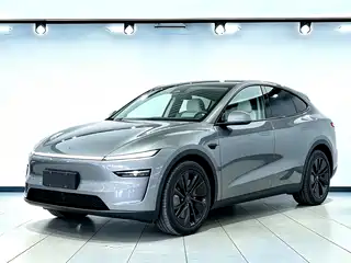 Tesla Model Y 2025