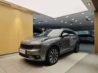 Lynk & Co 01 EM-P 2019