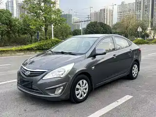 Hyundai Verna 2012