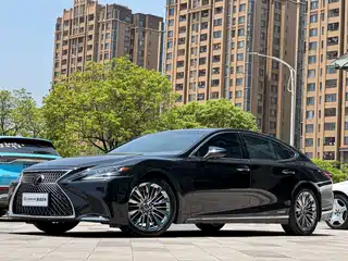 Lexus LS 2019