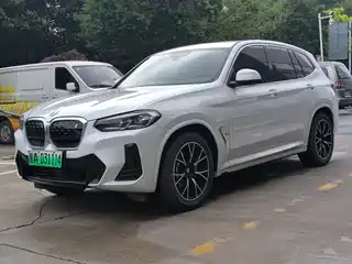 BMW iX3 2024