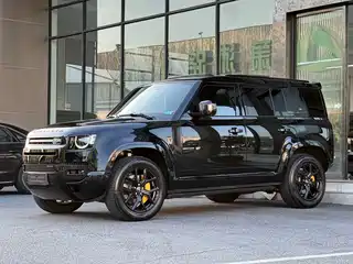 Land Rover Defender 2023