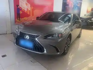 Lexus ES 2023