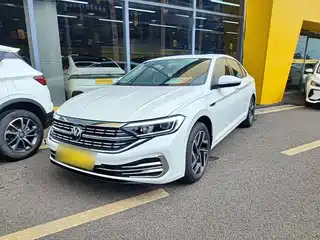 Volkswagen Sagitar 2022