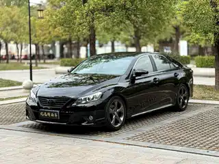 Toyota Reiz 2013