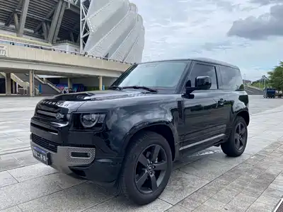 Land Rover Defender 2023