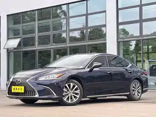 Lexus ES 2019