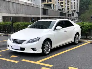 Toyota Reiz 2010