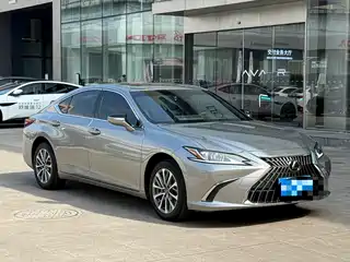 Lexus ES 2024
