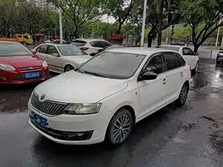 Škoda Rapid Spaceback 2014
