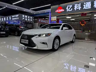 Lexus ES 2016