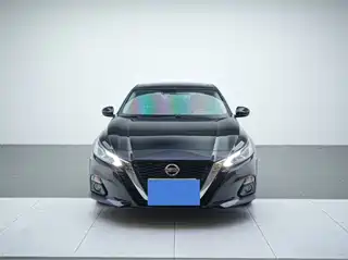 Nissan Teana 2022