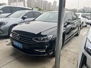 Volkswagen Magotan 2025