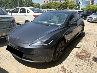 Tesla Model 3 2025