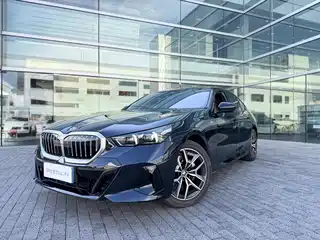 BMW 5 Series (Import) 2025