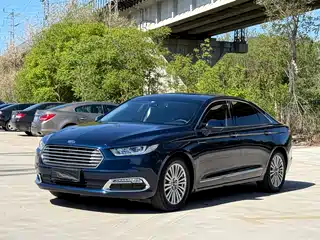 Ford Taurus 2017