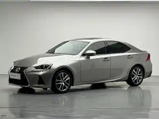 Lexus Lexus IS 2017