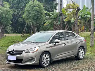 Citroën C4L 2012