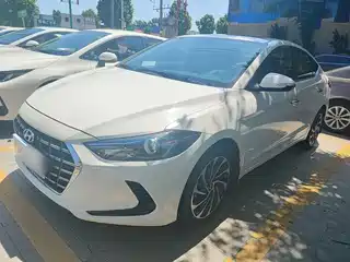 Hyundai Elantra 2020