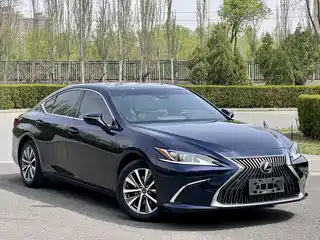 Lexus ES 2020
